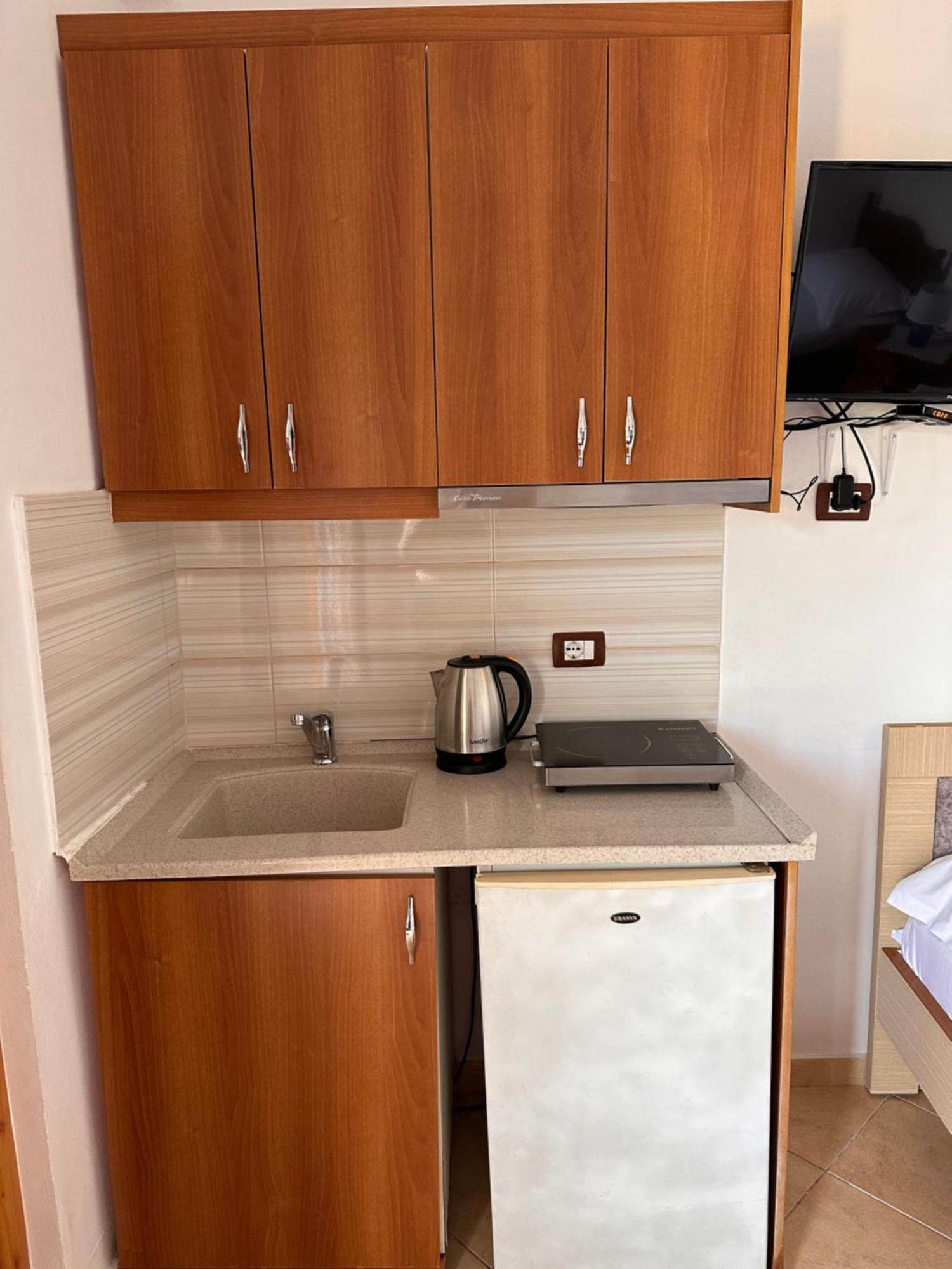 Albi'S Guesthouse Ksamil Exteriér fotografie