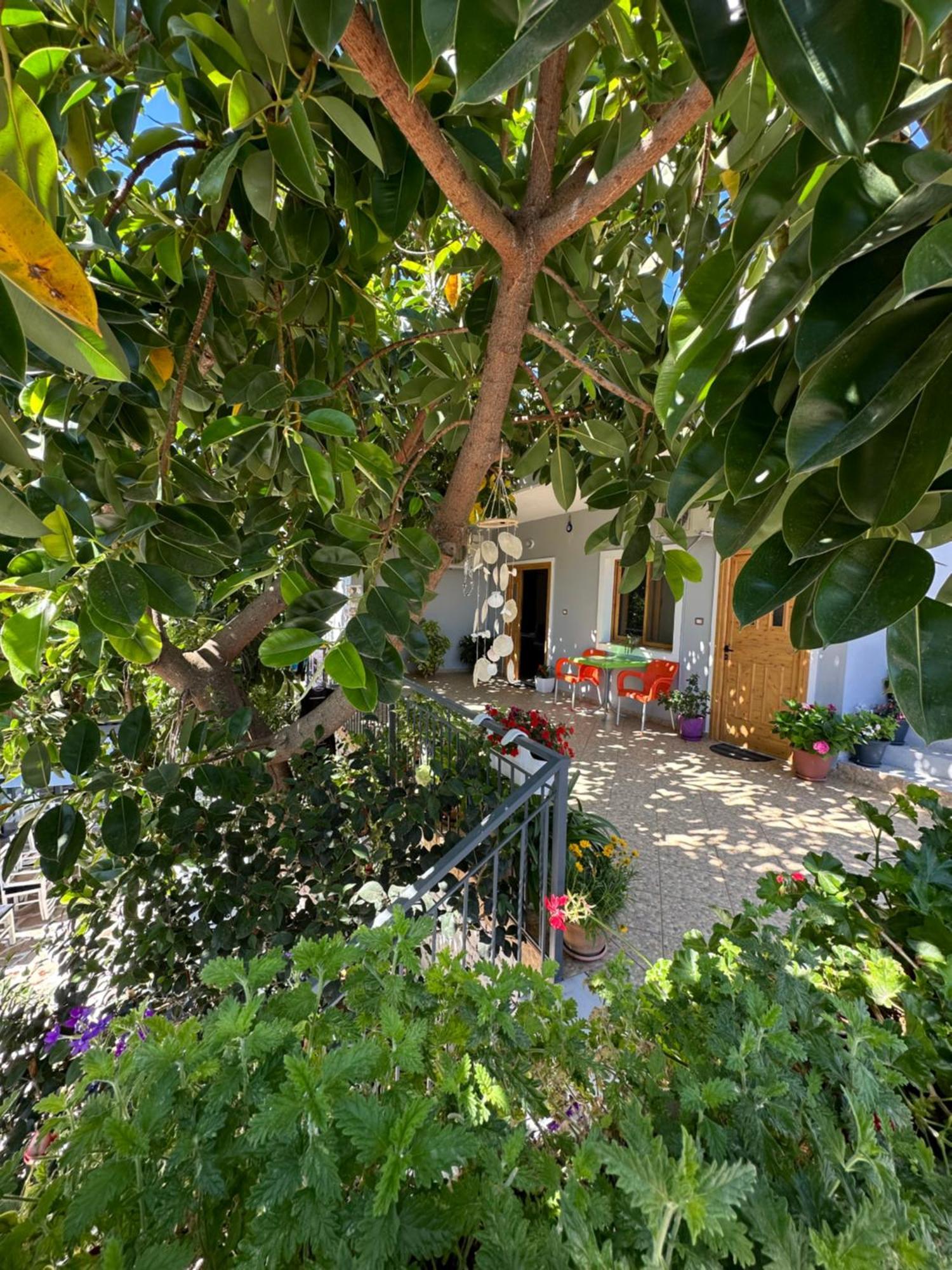 Albi'S Guesthouse Ksamil Exteriér fotografie